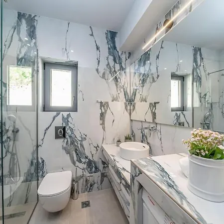 Vila Luxury Gjovana's 1 *